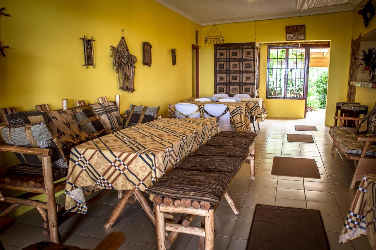 Ku-Boboyi River Lodge Порт-Едвард Екстер'єр фото